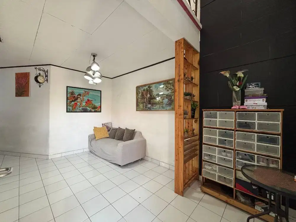 Dijual Rumah 2 Lantai Dekat ke Griya Antapani Bandung