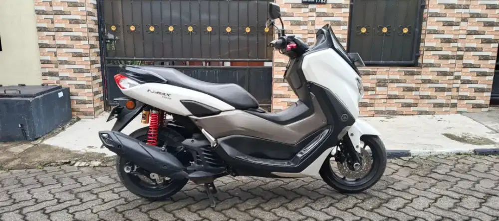 Yamaha nmax 2020 warnaputih