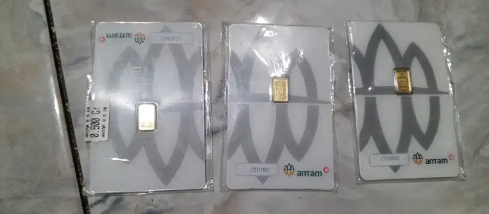 RM 0,5 gr dan retro 10 gr, 4 gr