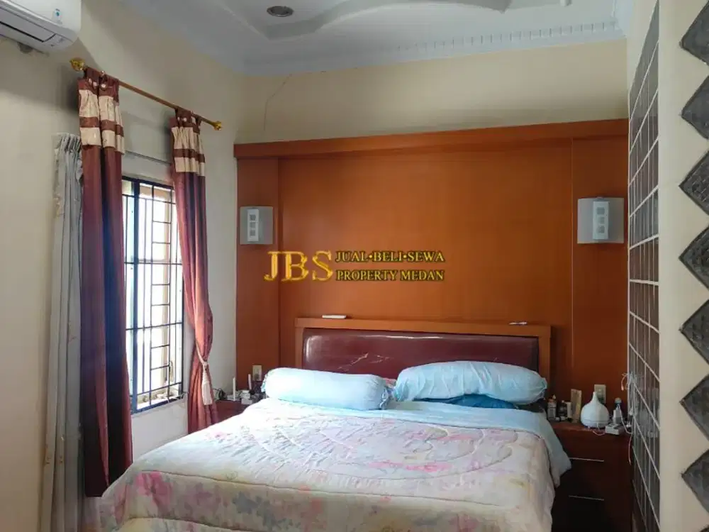 Dijual Rumah 2,5 Tingkat di Komplek Cemara Asri Jalan Kiwi - Medan