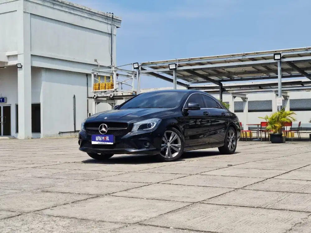Mercedes Benz CLA200 1.6 Urban AT 2015