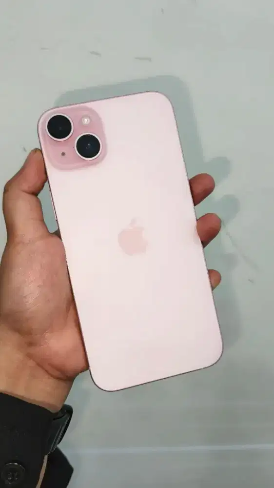 DIJUAL iPhone 15 Plus 128GB PINK GARANSI IBOX BH 96% CC 96x