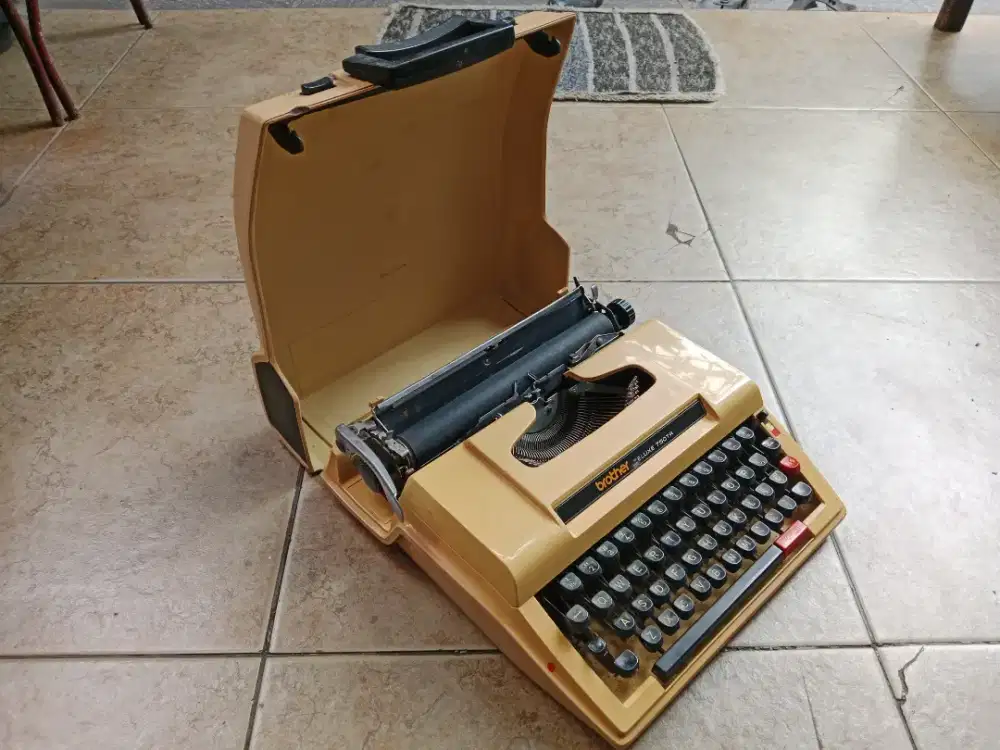 Mesin tik brother 750 tr