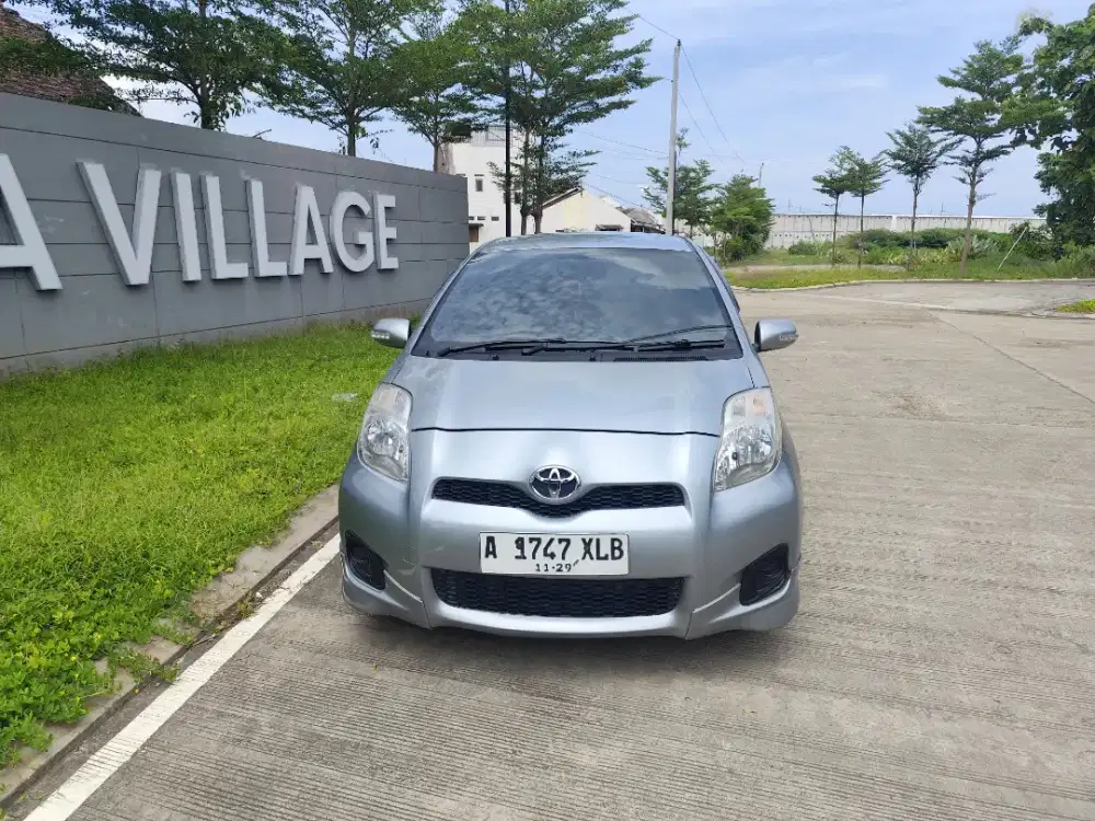Jual Yaris Type E 2012 A/T