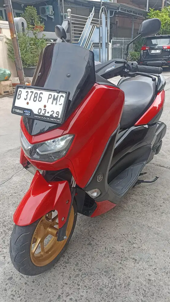 Yamaha NMAX tahun 2023 ( pajak telat 1x ).