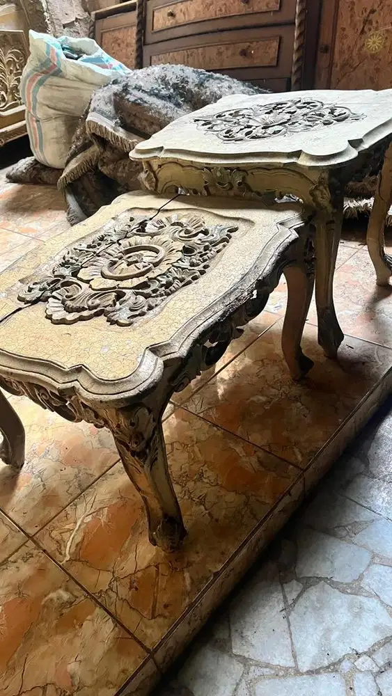 2 meja kecil jati ukiran klasik eropa