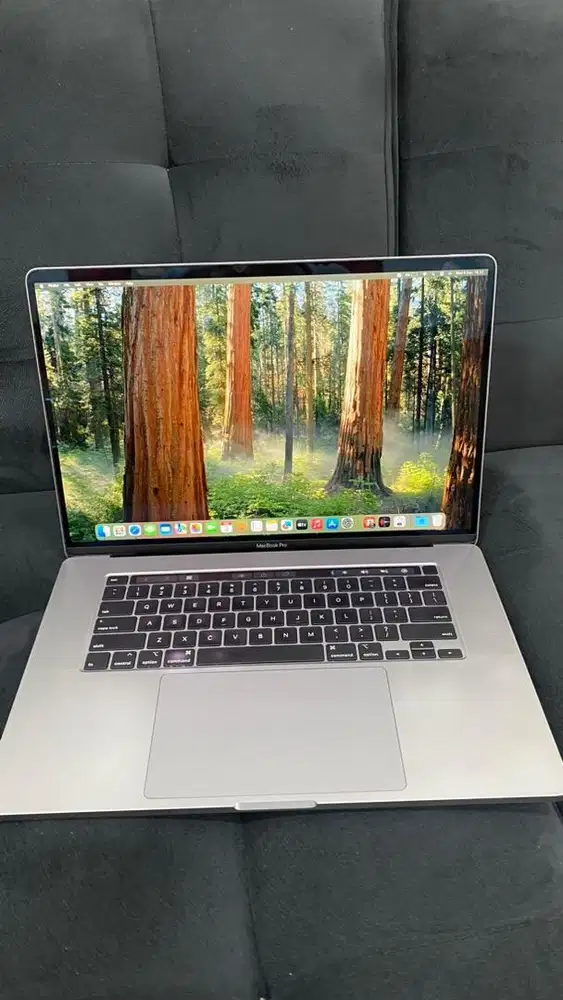 MacBook Pro Touchbar 2019 16inch, 16/512GB i7 SECOND