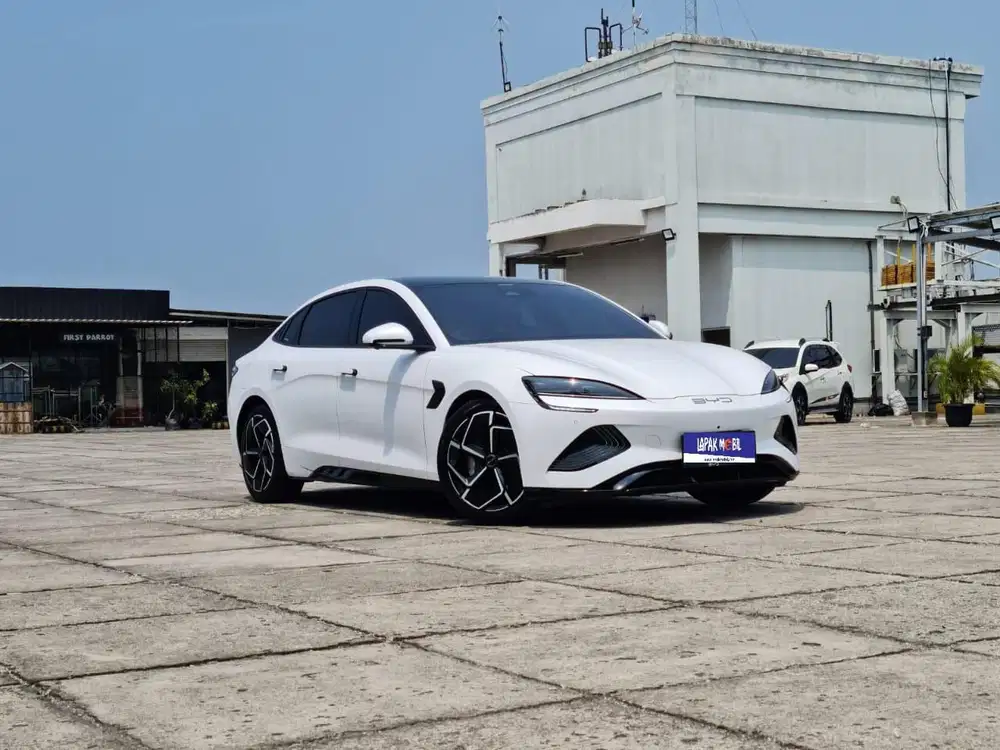 BYD Seal Premium AT Listrik 2024 Putih KM 13RB