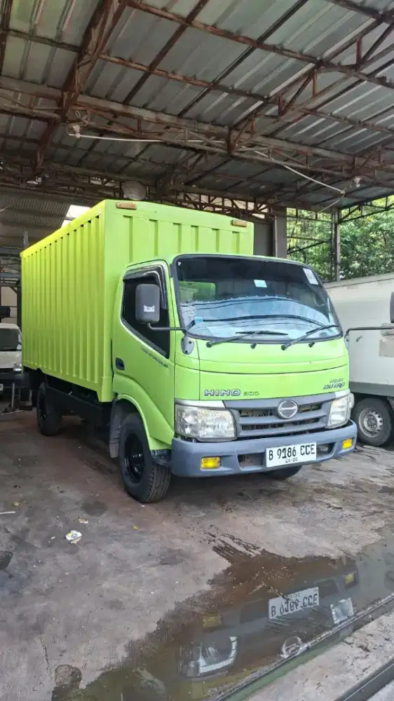 Hino dutro 110SDL engkel long 2015 box orsinil