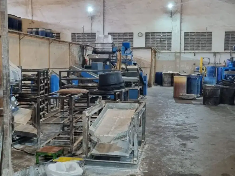 Gudang Raya Kedamean Gresik dekat Tol strategis