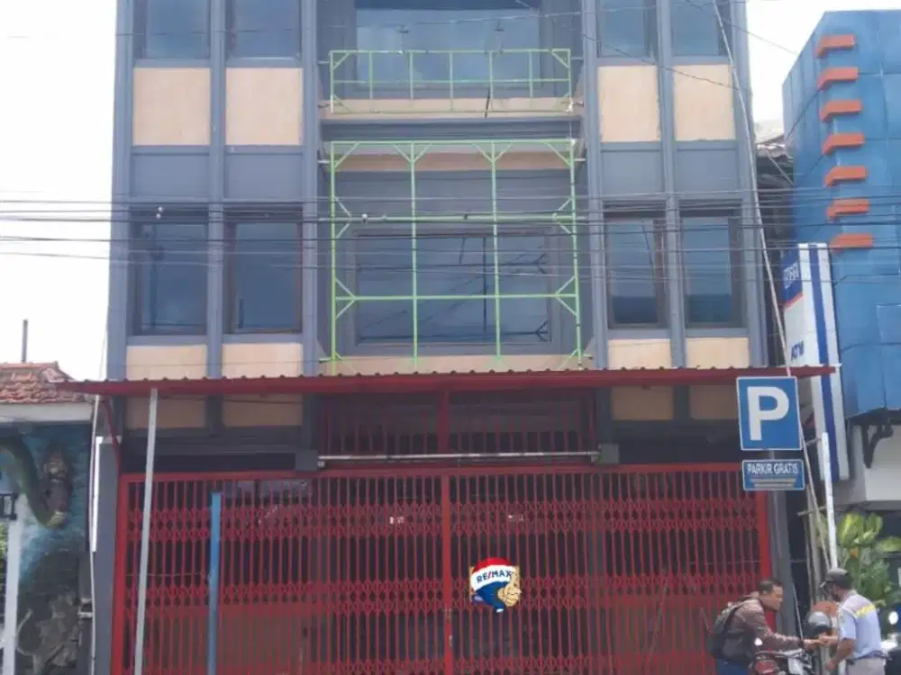 Disewakan Ruko 3 Lantai – Jalan Raya Rogojampi, Banyuwangi