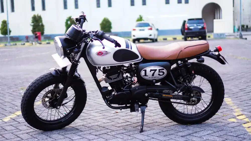 Kawasaki W175 SE Silver tahun 2018