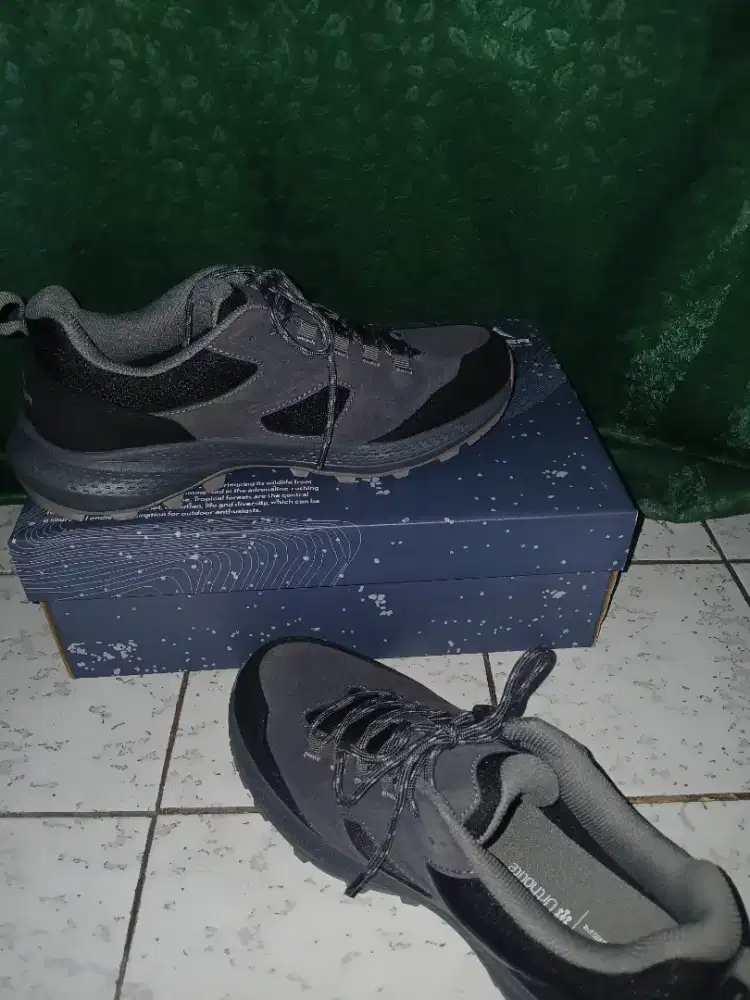 Sepatu eiger piranha