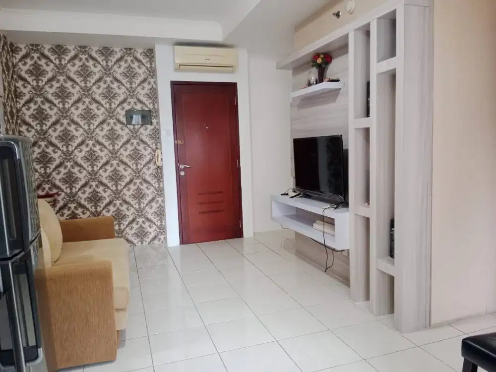 Dijual Cepat Apartemen 2 Kamar Furnished Bagus, Medit 2 (Jakarta Barat