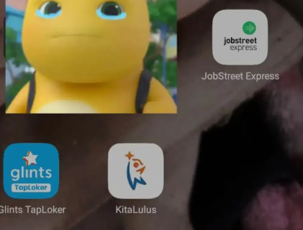 Mencari lowongan pekerjaan