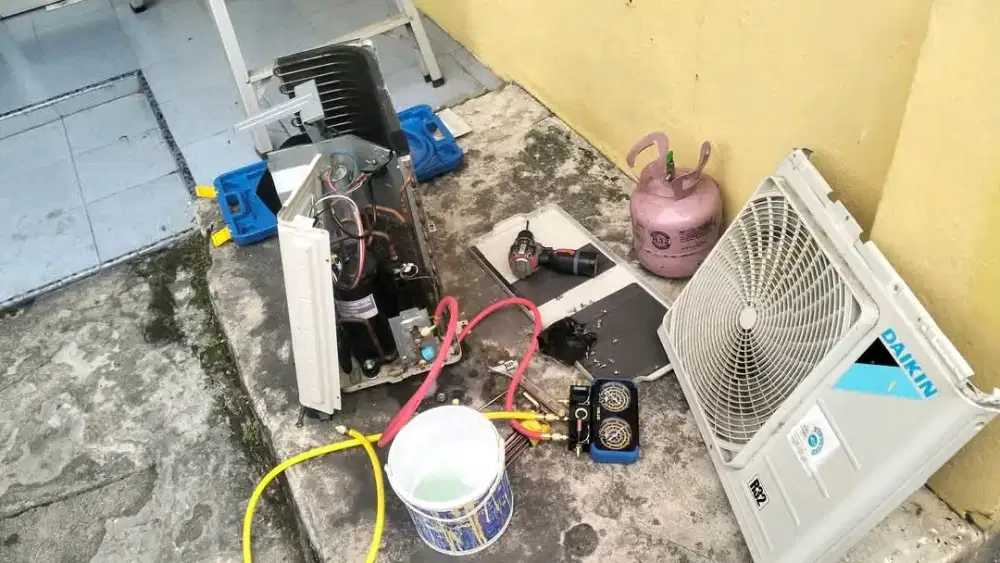 SERVIS  AC KULKAS MESIN CUCI DLL