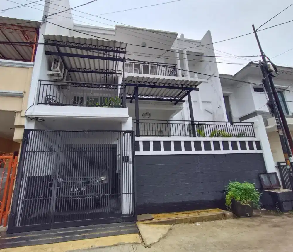Dijual Murah Rumah Siap Huni 3 Lantai di Taman Galaxy, Bekasi Selatan