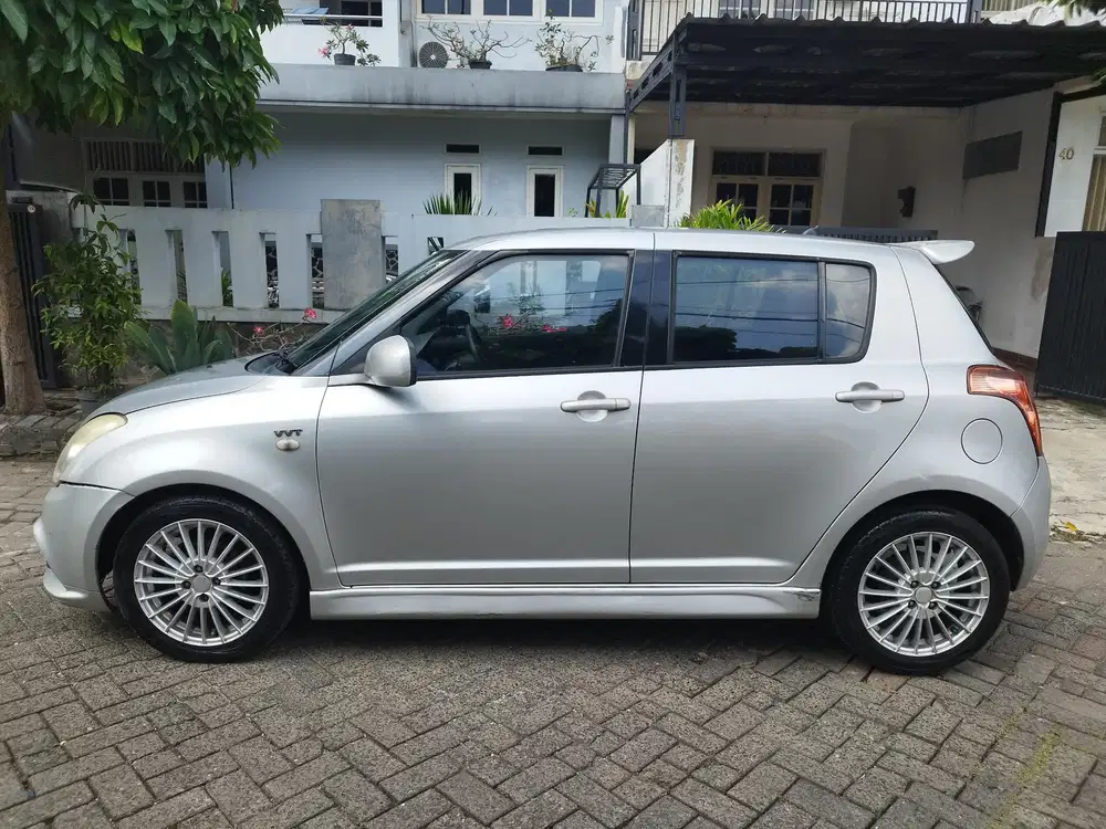 Suzuki Swift 2010 Bensin