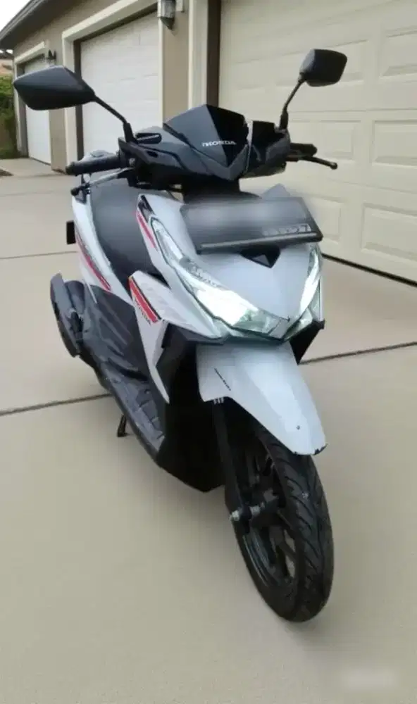 Honda Vario 125ISS White Muluus