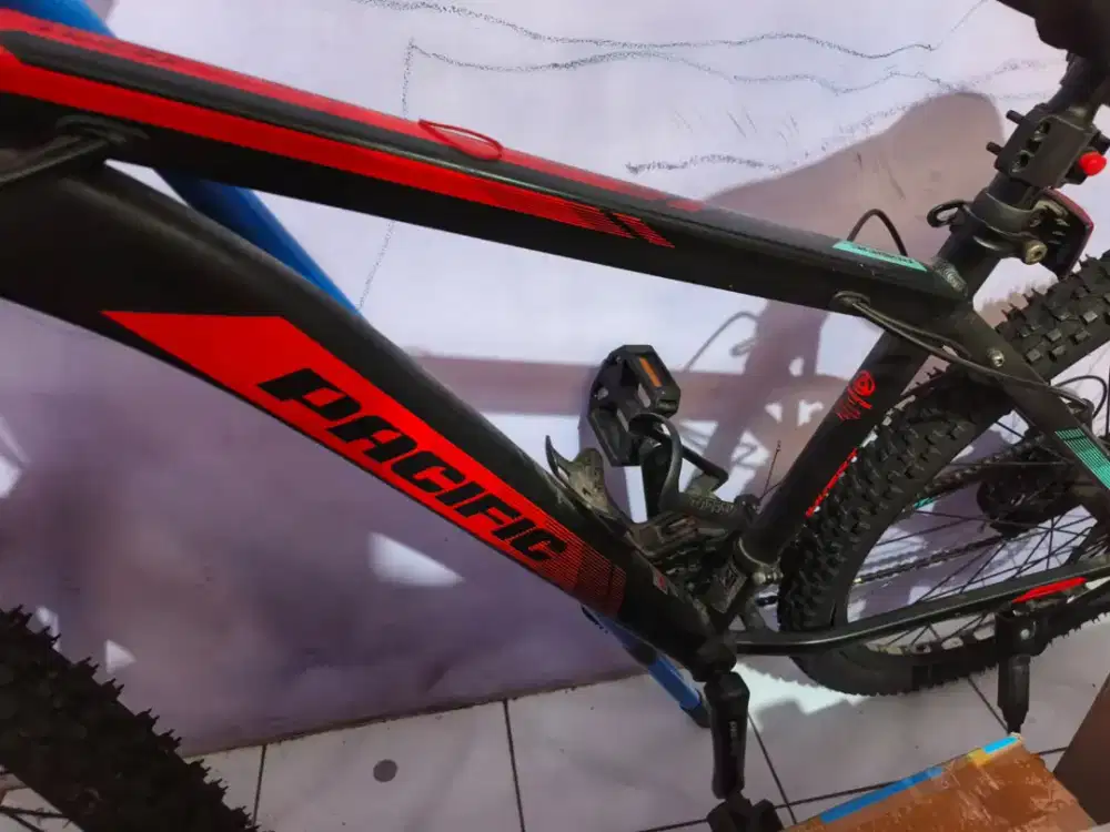 Sepeda Gunung Pacific MTB Invert 200