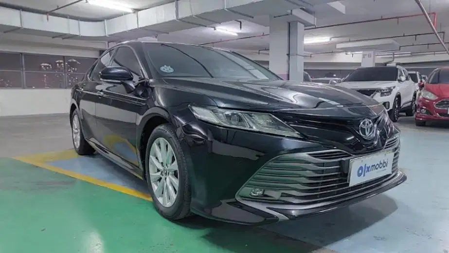 Pajak Panjang TDP 16JT Toyota Camry 2.5 V Bensin-AT 2019 Hitam