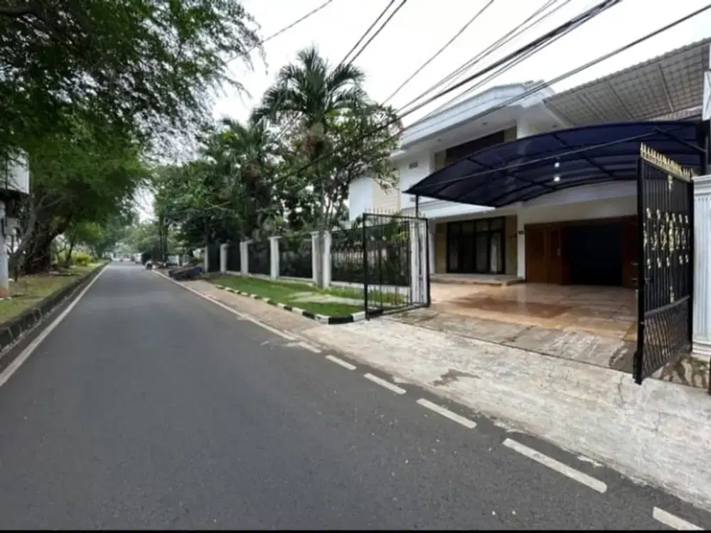 Rumah Mewah Megah di Boulevard Komplek Duren Sawit