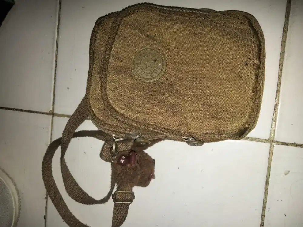 Tas slempang wanita