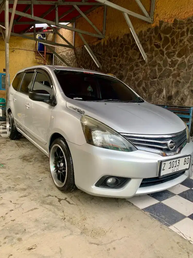 Nissan Grand livina 2014 Bensin