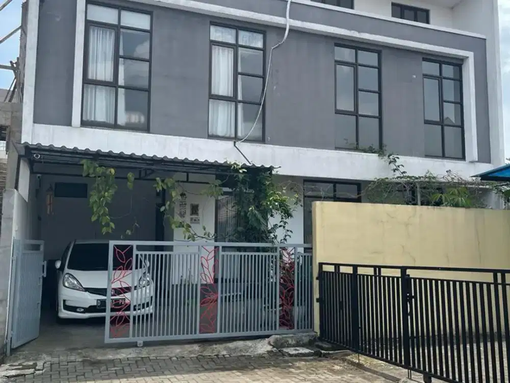 Dijual Rumah 2 Lantai di Komplek Pharmindo Cimahi Bandung