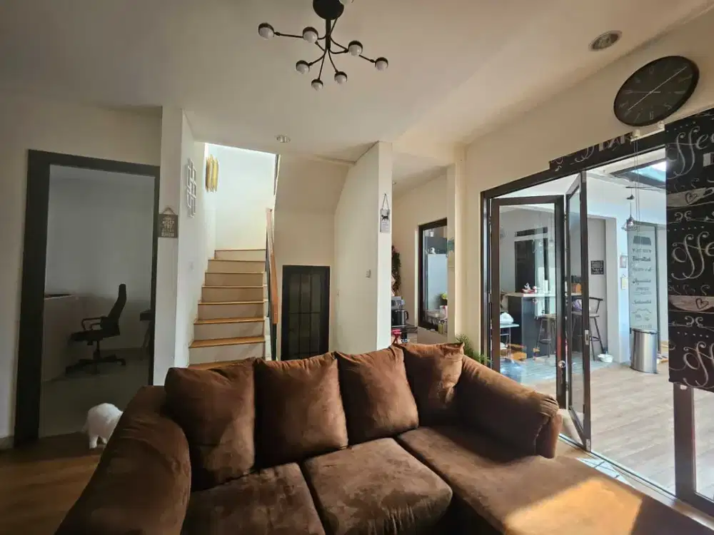 Dijual rumah murah dibawah harga NJOP 2lantai di Cluster Shinano JGC