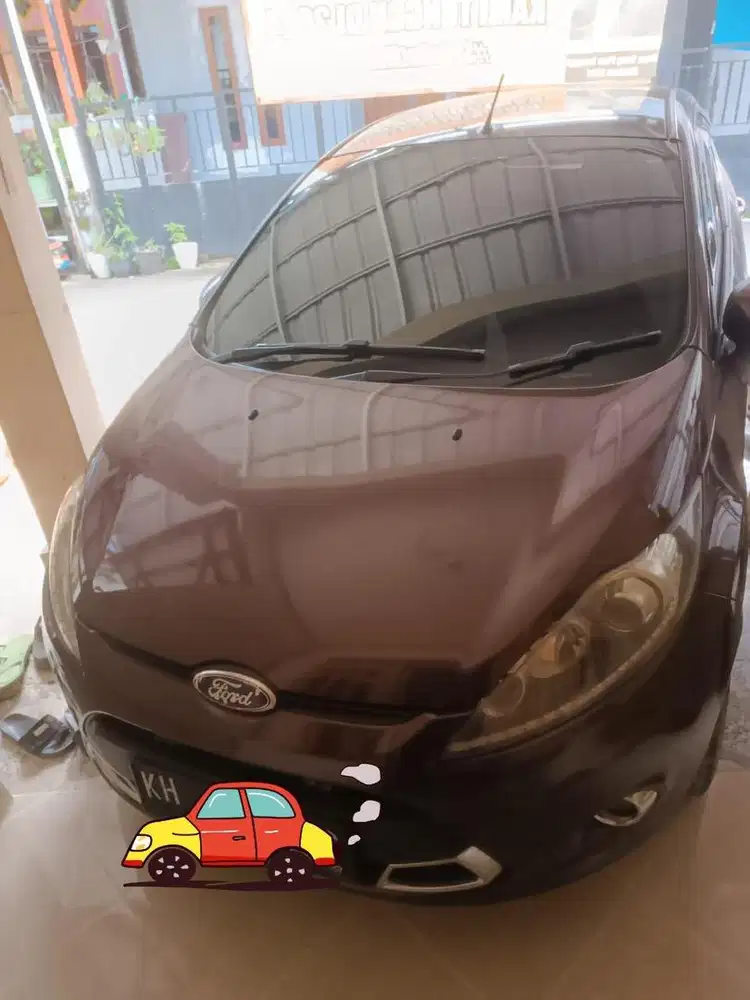 Ford fiesta 2012 1.6 matic merah maroon