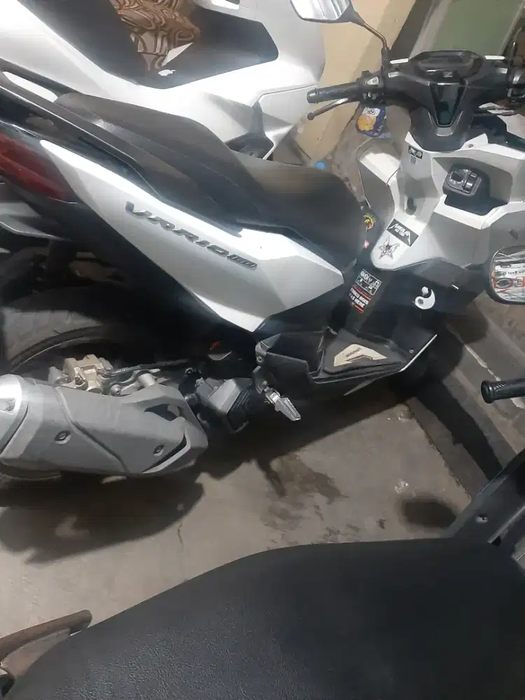 vario 160 putih 2022