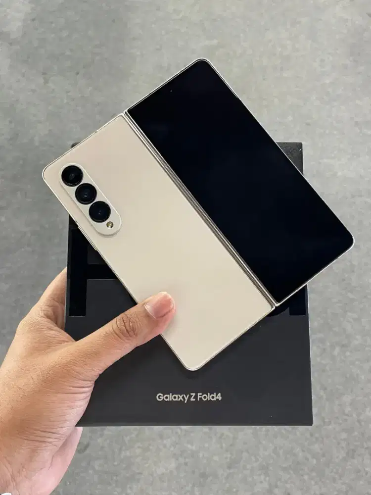 samsung Z fold 4 12/256gb gold