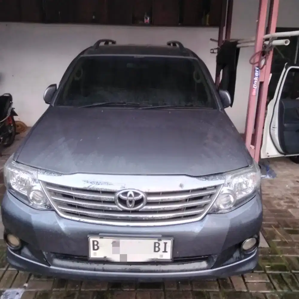 Toyota Fortuner G AT Lux 2.7 Bsn