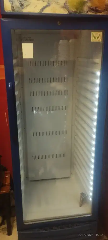 Jual showcase daimitsu jumbo (nego)