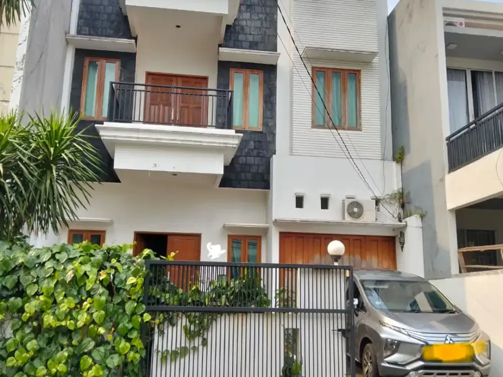 Dijual Rumah 2 Lantai Puri Indah Jakarta Barat Termurah