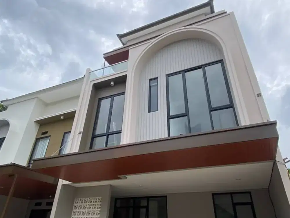 rumah mewah lebar 10 meter 3 lantai dekat MRT & Lebak bulus jakarta selatan