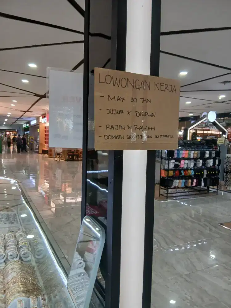 DI BUTUHKAN SPG WANITA SUNCITY