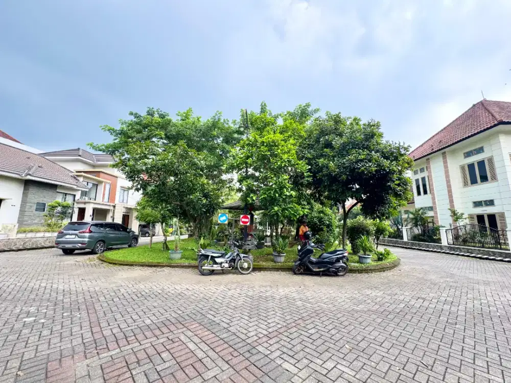 Rumah Mewah di Permata Jingga Boulevard Soekarno Hatta Suhat