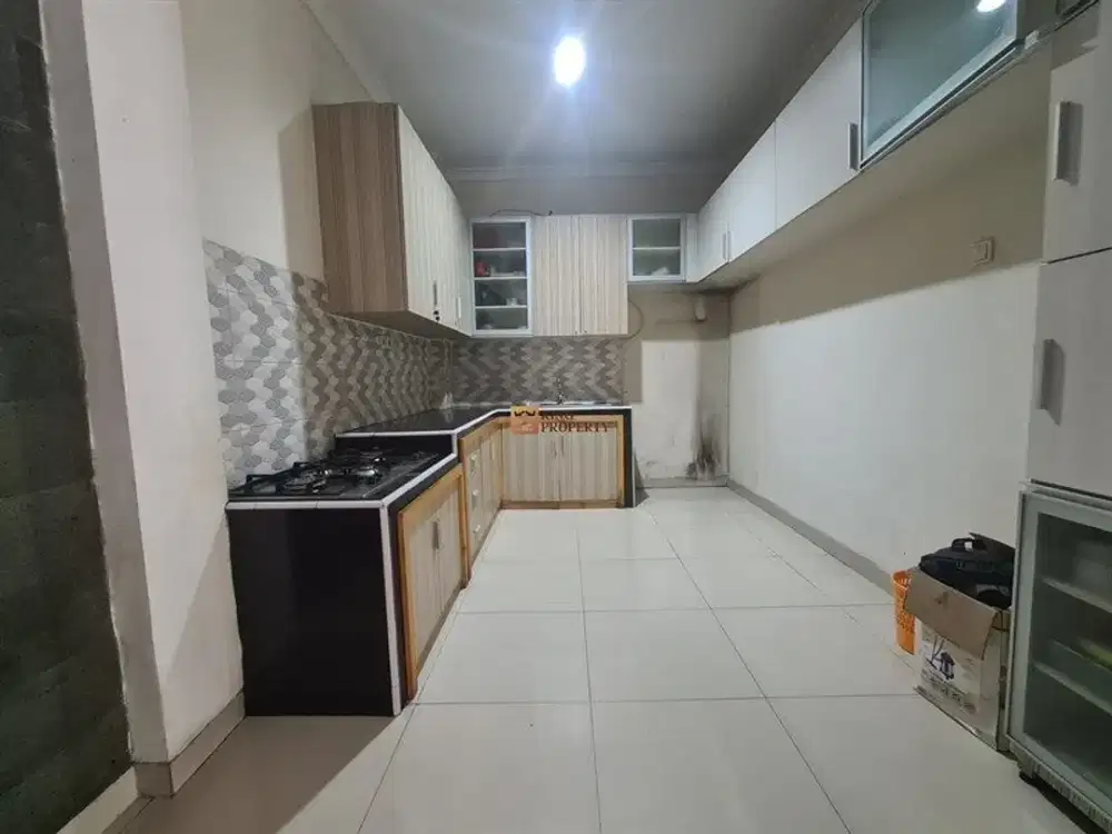 Hunian Nyaman, Fasilitas Lengkap – Jangan Lewatkan , Disewakan Rumah 2,5 lantai di puri mansion aman dan strategis