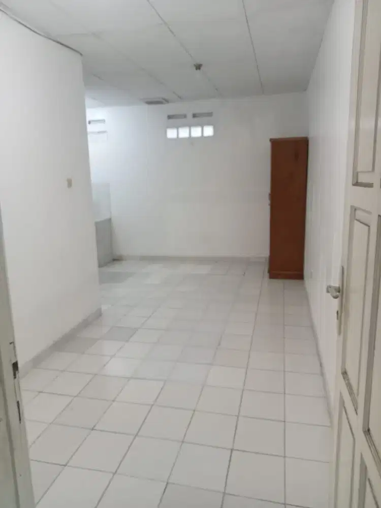 Kos di Mampang Prapatan XIV dekat halte busway