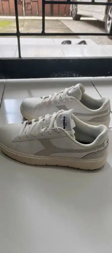 Sepatu diadora Size 42 like new
