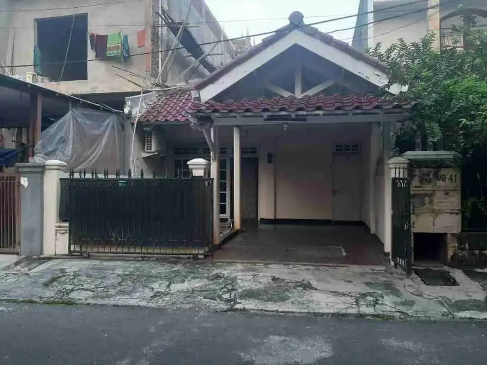 Dijual Rumah Hitung Tanah di Pondok Indah Jakarta Selatan