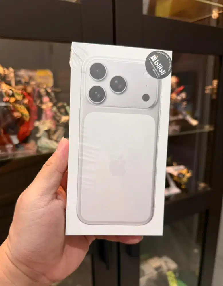 Iphone 17 pro silver 256 Blibli Segel Asuransi 2 Tahun