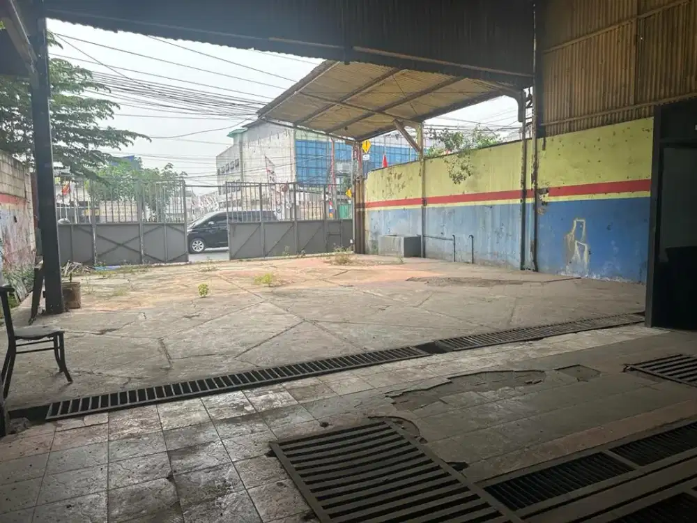 Disewakan Gudang Di Pinggir Jalan Utama Siliwangi Raya Bekasi Barat.