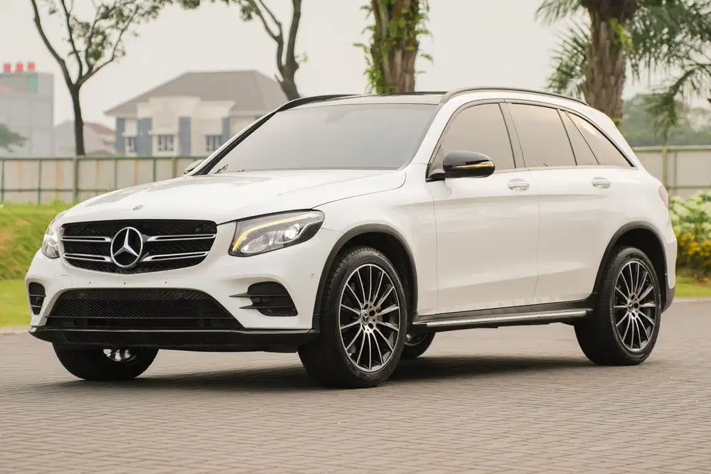 (DP 5jt) Mercedes Benz GLC200 AMG Night Edition 2019