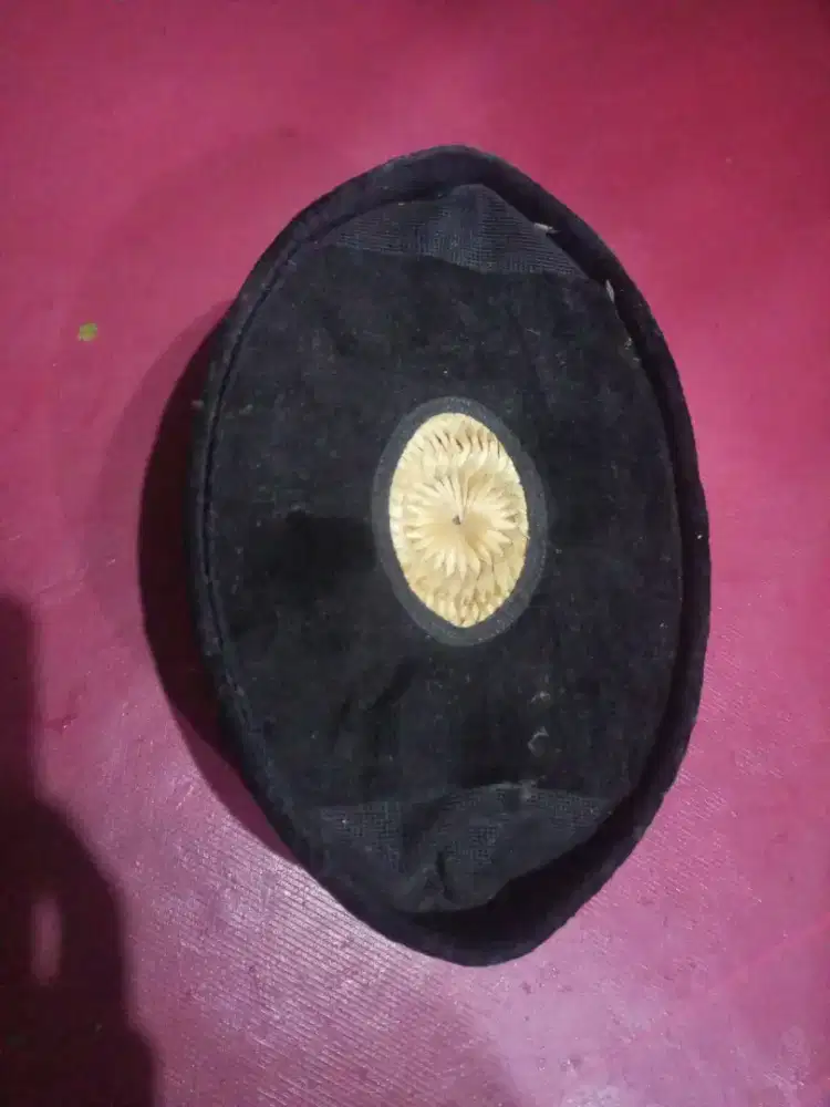 KOPYAH HITAM ANYAMAN