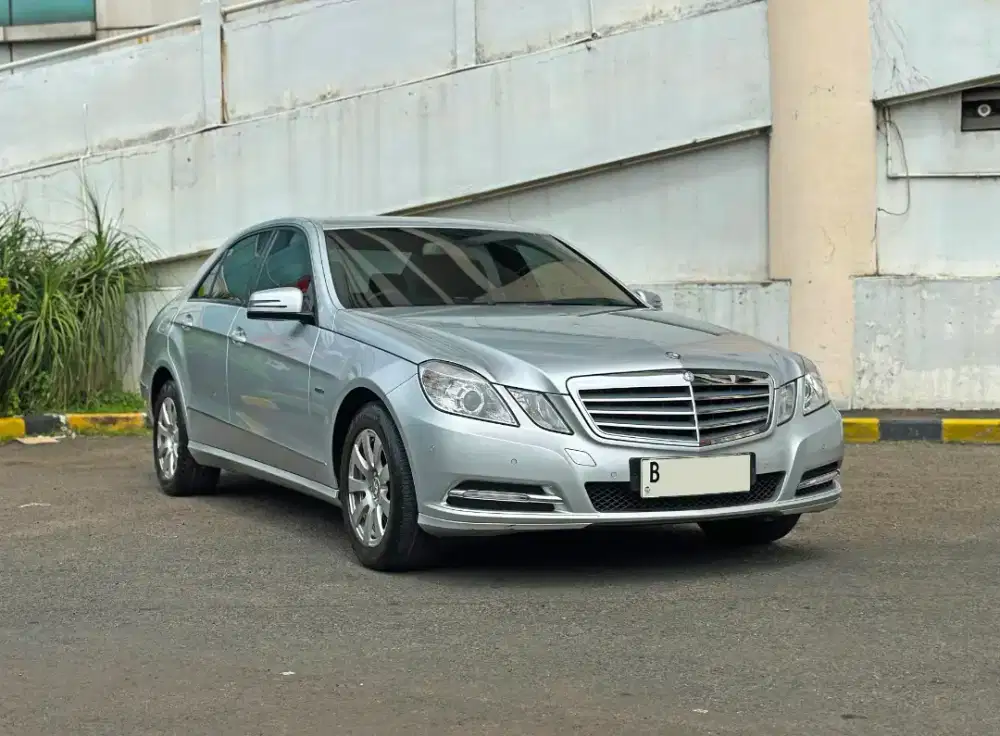 KM 18rb E250 2012 Cgi Mercedes-Benz Mercy 1.8 matic Silver