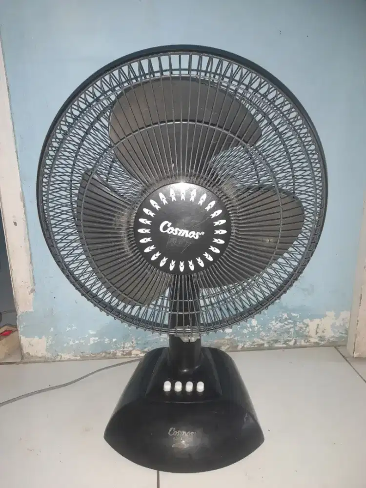 JUAL CEPAT – Cosmos Kipas Angin Duduk 12

Harga: Rp200.000