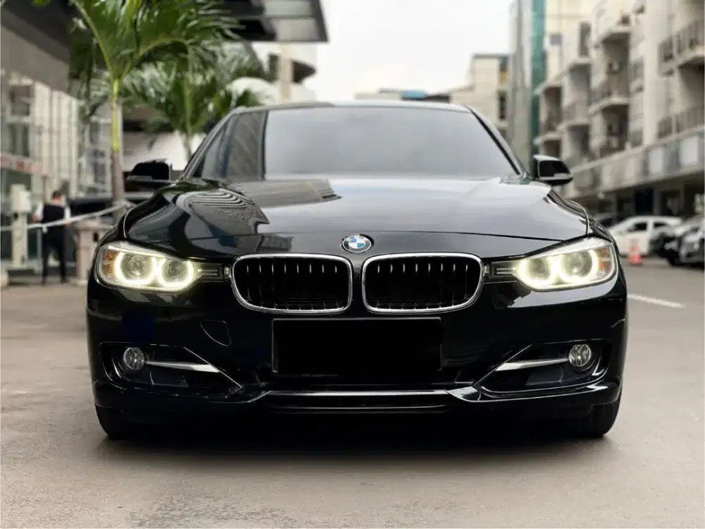 BMW 328i 2.0 SPORT AT 2014